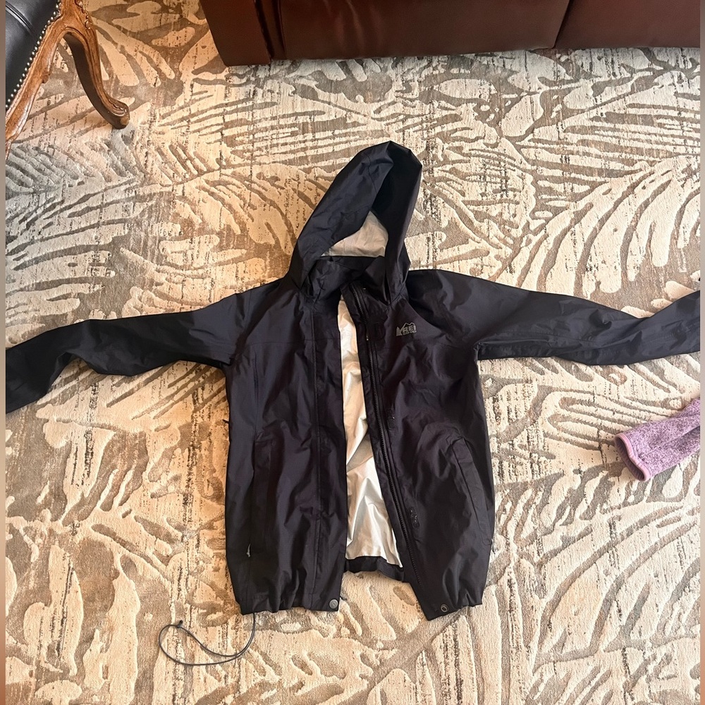 REI raincoat like brand new only used once on camping trip